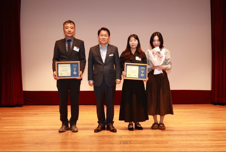 두원공대 산학협력단, 파주시 평생교육 유공 표창 수상 대표이미지